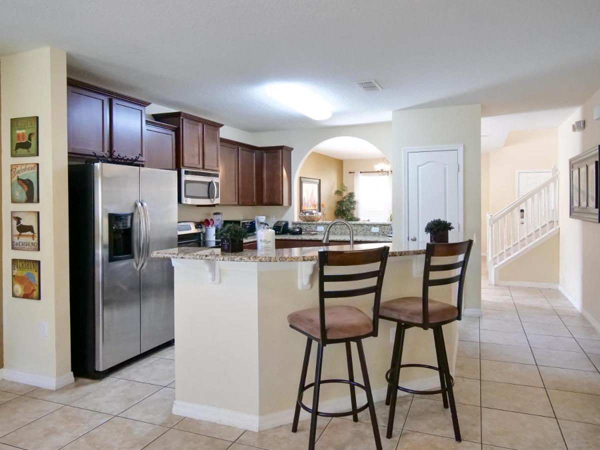 5br 5 Bath Pvt Pool Bbq 11min 2744ft Holiday home *